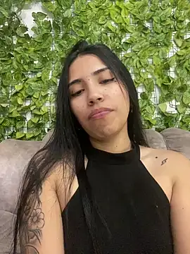 Snapshot of SaritaHot_69 chatting on 01-07-25, 04:05 SaritaHot 69 online show from 01-07-25, 04:05