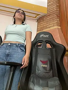 Snapshot of SaritaHot_69 chatting on 03-10-25, 06:45 SaritaHot 69 online show from 03-10-25, 06:45