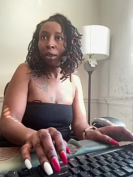 LeyaHoneybuns online show from 02-18-25, 06:58