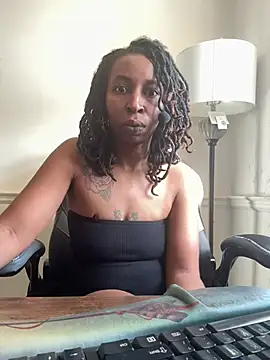 LeyaHoneybuns online show from 02-19-25, 07:16