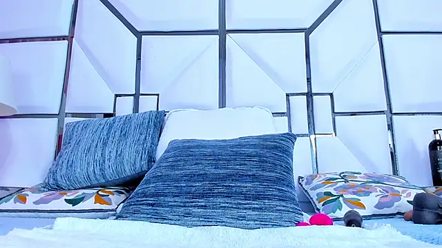 RileySweett online show from 02-21-25, 02:38