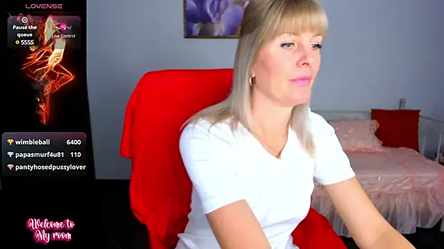 Snapshot of Anita_Tayson chatting on 02-25-25, 10:15 Anita Tayson online show from 02-25-25, 10:15