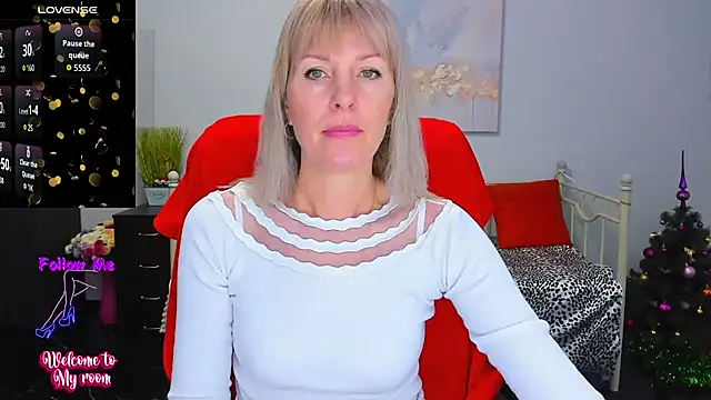 Snapshot of Anita_Tayson chatting on 12-15-25, 07:34 Anita Tayson online show from 12-15-25, 07:34