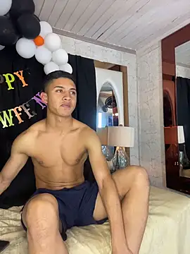 Snapshot of ALAN_SANTHOS chatting on 11-02-25, 05:43 ALAN SANTHOS online show from 11-02-25, 05:43