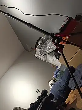 Kaue007 online show from 12-15-25, 04:11