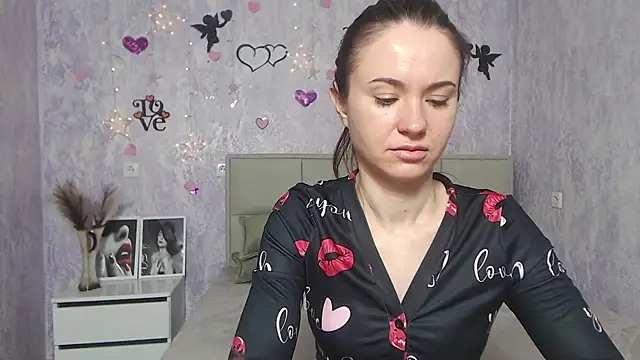 Snapshot of KaraCriegs chatting on 02-05-25, 06:37 KaraCriegs online show from 02-05-25, 06:37