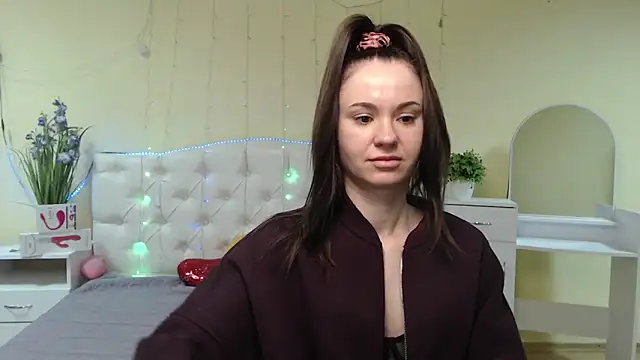 Snapshot of KaraCriegs chatting on 02-07-25, 01:36 KaraCriegs online show from 02-07-25, 01:36
