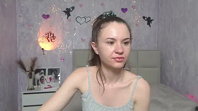 Snapshot of KaraCriegs chatting on 02-11-25, 04:33 KaraCriegs online show from 02-11-25, 04:33