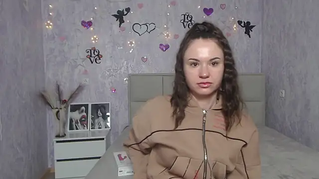 Snapshot of KaraCriegs chatting on 02-17-25, 07:21 KaraCriegs online show from 02-17-25, 07:21