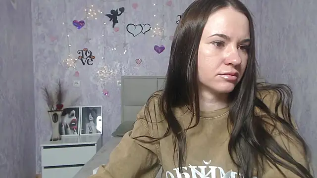 Snapshot of KaraCriegs chatting on 03-01-25, 06:21 KaraCriegs online show from 03-01-25, 06:21