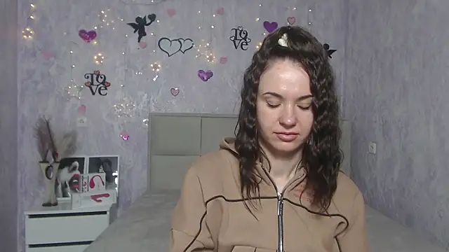 Snapshot of KaraCriegs chatting on 03-04-25, 10:05 KaraCriegs online show from 03-04-25, 10:05