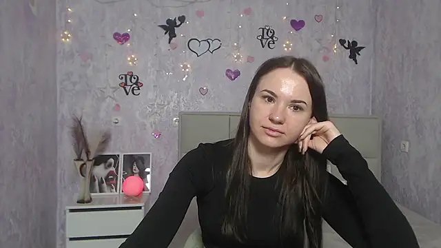 Snapshot of KaraCriegs chatting on 03-09-25, 12:10 KaraCriegs online show from 03-09-25, 12:10
