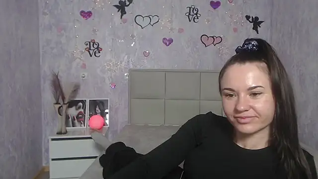 Snapshot of KaraCriegs chatting on 03-09-25, 03:22 KaraCriegs online show from 03-09-25, 03:22