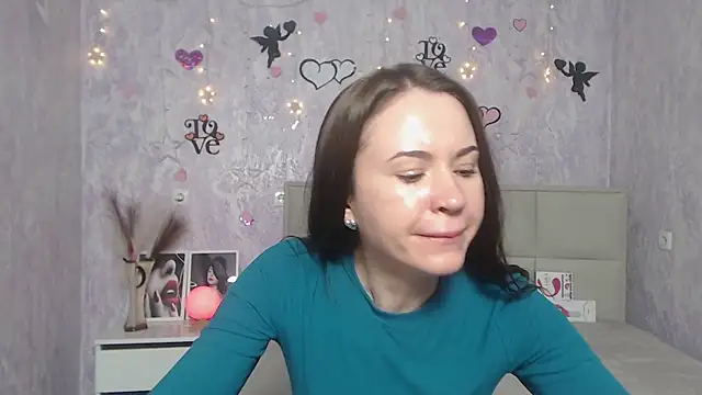 Snapshot of KaraCriegs chatting on 03-09-25, 09:25 KaraCriegs online show from 03-09-25, 09:25