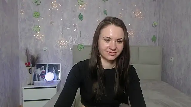 Snapshot of KaraCriegs chatting on 03-15-25, 12:25 KaraCriegs online show from 03-15-25, 12:25