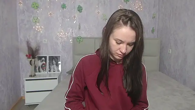 Snapshot of KaraCriegs chatting on 03-15-25, 06:54 KaraCriegs online show from 03-15-25, 06:54