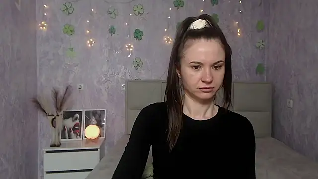 Snapshot of KaraCriegs chatting on 03-23-25, 03:32 KaraCriegs online show from 03-23-25, 03:32