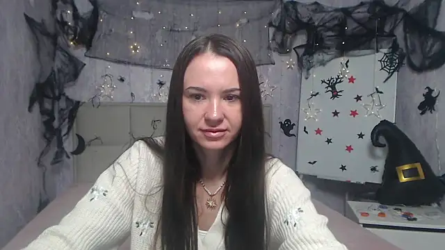 Snapshot of KaraCriegs chatting on 10-18-25, 05:14 KaraCriegs online show from 10-18-25, 05:14