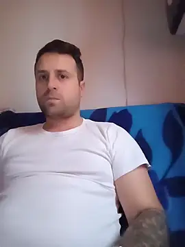 Snapshot of LucianM6 chatting on 12-01-25, 12:54 LucianM6 online show from 12-01-25, 12:54