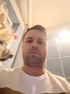 Snapshot of LucianM6 chatting on 03-02-26, 04:14 LucianM6 online show from 03-02-26, 04:14