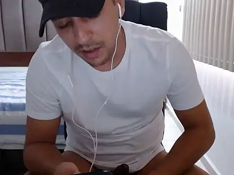 Bamban1419  online show from 04-22-26, 08:21