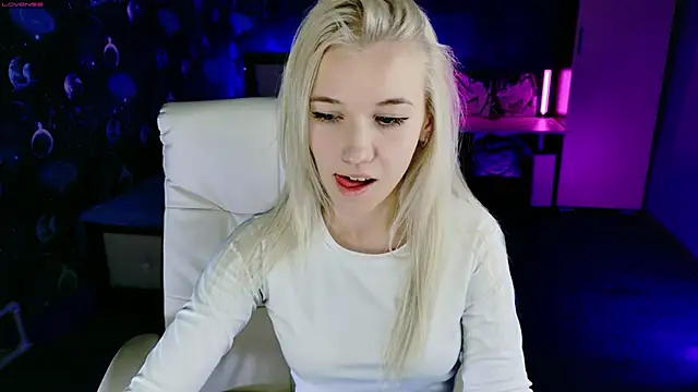 ShhhO O online show from 09-08-25, 04:06