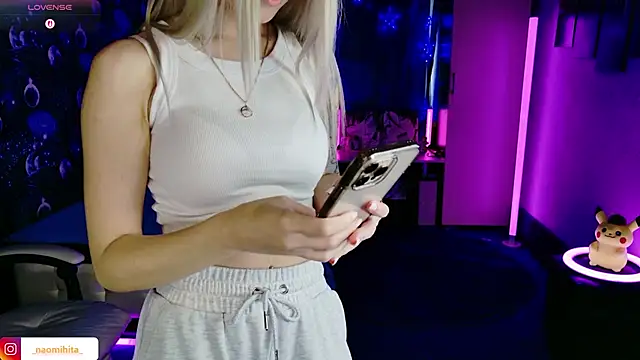 Snapshot of ShhhO_O chatting on 06-16-26, 10:07 ShhhO O online show from 06-16-26, 10:07