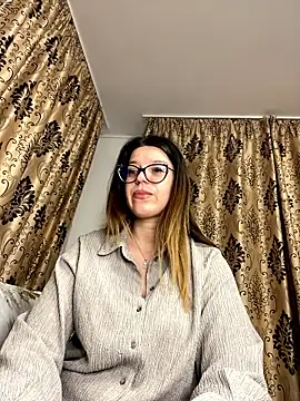 NadiraNoor online show from 11-17-25, 10:59