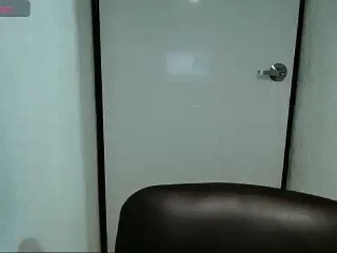 Snapshot of horny_paty chatting on 02-13-25, 02:31 horny paty online show from 02-13-25, 02:31