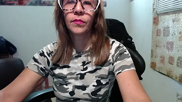 Snapshot of horny_paty chatting on 12-17-25, 11:16 horny paty online show from 12-17-25, 11:16