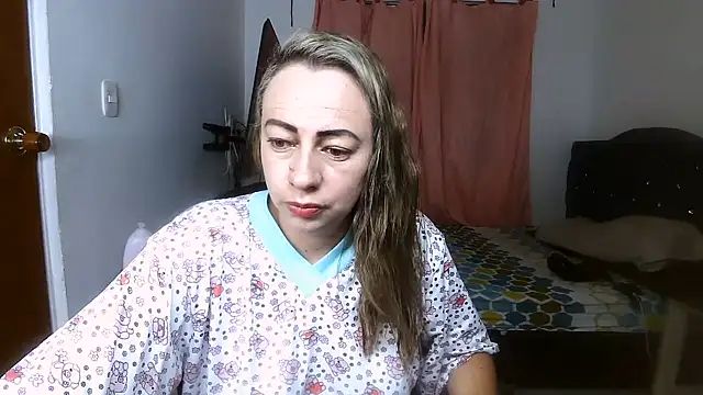 Snapshot of Chanel_87xxx chatting on 08-03-26, 10:43 Chanel 87xxx online show from 08-03-26, 10:43