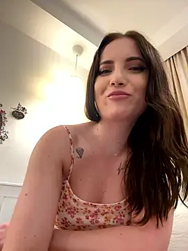 AvaGianna online show from 12-06-24, 05:33