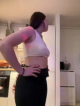 AvaGianna online show from 12-24-24, 10:49