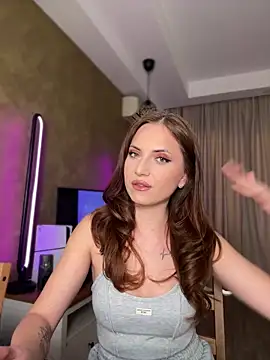 AvaGianna online show from 10-19-25, 08:48