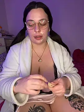 Snapshot of milkyhonybaby chatting on 03-05-25, 12:16 milkyhonybaby online show from 03-05-25, 12:16