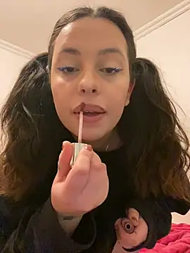 Snapshot of milkyhonybaby chatting on 03-11-25, 10:31 milkyhonybaby online show from 03-11-25, 10:31