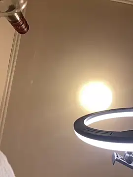 Snapshot of milkyhonybaby chatting on 11-05-25, 03:06 milkyhonybaby online show from 11-05-25, 03:06