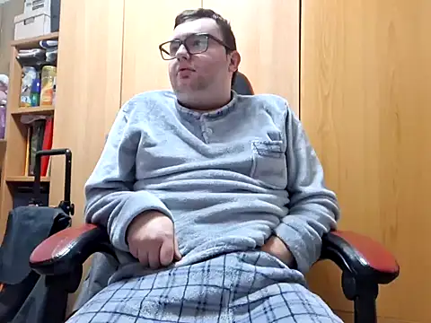 Javier bear online show from 02-07-25, 10:52