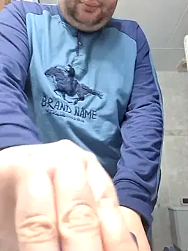 Javier bear online show from 03-08-25, 10:11