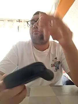 Javier bear online show from 10-02-25, 10:33