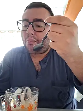 Javier bear online show from 11-15-25, 09:06