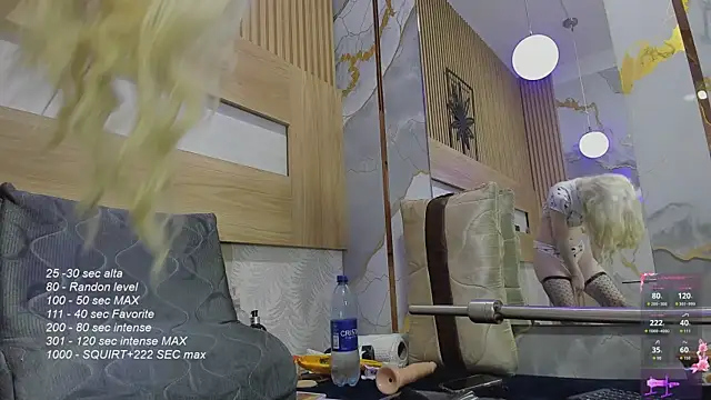 Snapshot of Elif_blond chatting on 02-06-26, 11:19 Elif blond online show from 02-06-26, 11:19