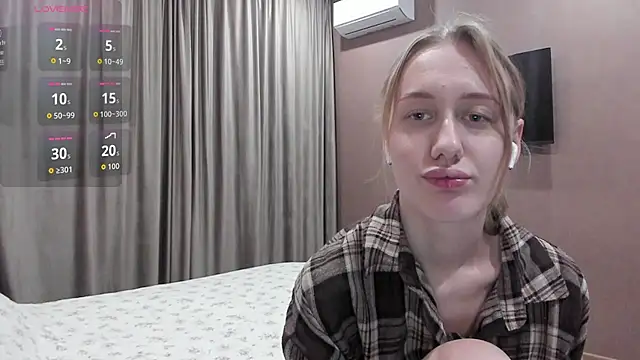 Snapshot of Mika_Ray chatting on 12-04-25, 10:29 Mika Ray online show from 12-04-25, 10:29