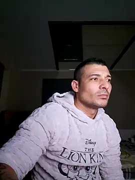 Snapshot of Zoltanioan26 chatting on 01-11-26, 10:04 Zoltanioan26 online show from 01-11-26, 10:04