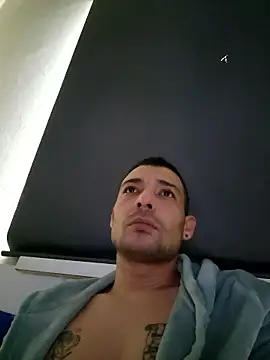 Snapshot of Zoltanioan26 chatting on 01-12-26, 10:53 Zoltanioan26 online show from 01-12-26, 10:53