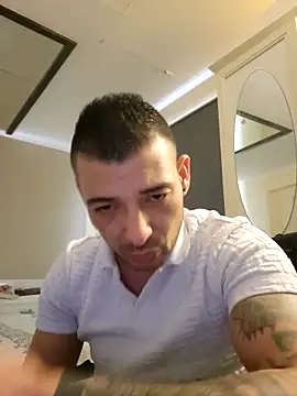 Snapshot of Zoltanioan26 chatting on 02-14-26, 10:01 Zoltanioan26 online show from 02-14-26, 10:01