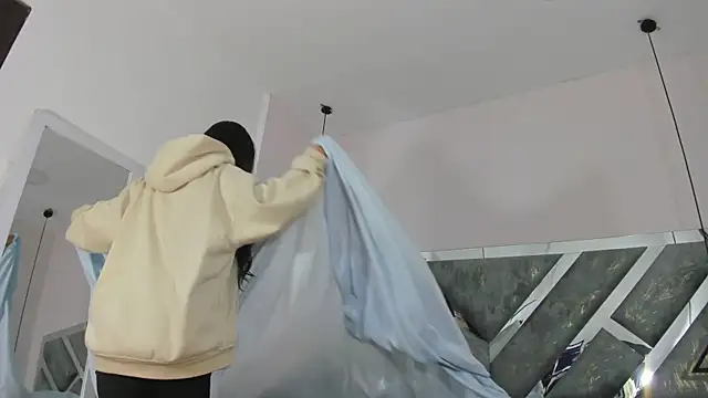 victoria cooper3 online show from 12-05-25, 10:02