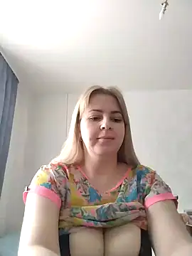 Lady nice cat online show from 01-24-25, 03:43