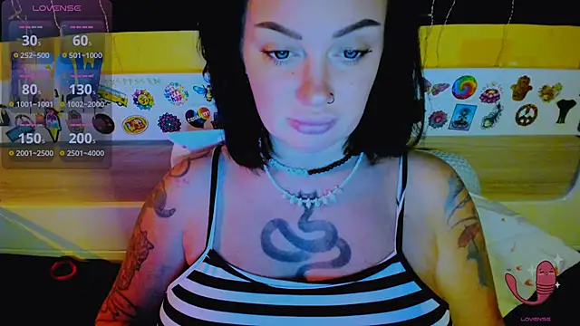 EllieOz online show from 11-26-25, 02:07