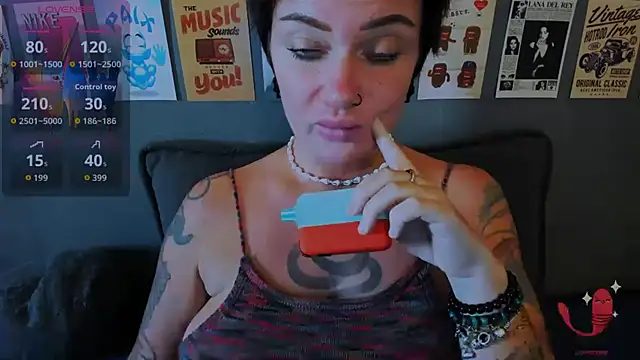 Snapshot of EllieOz chatting on 07-15-26, 03:17 EllieOz online show from 07-15-26, 03:17